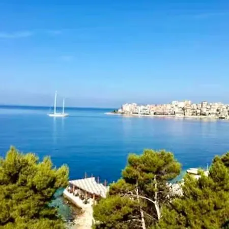 La Pausa * Sarande