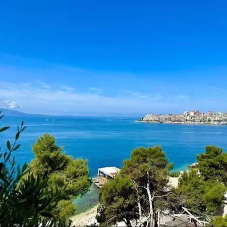 La Pausa * Sarande